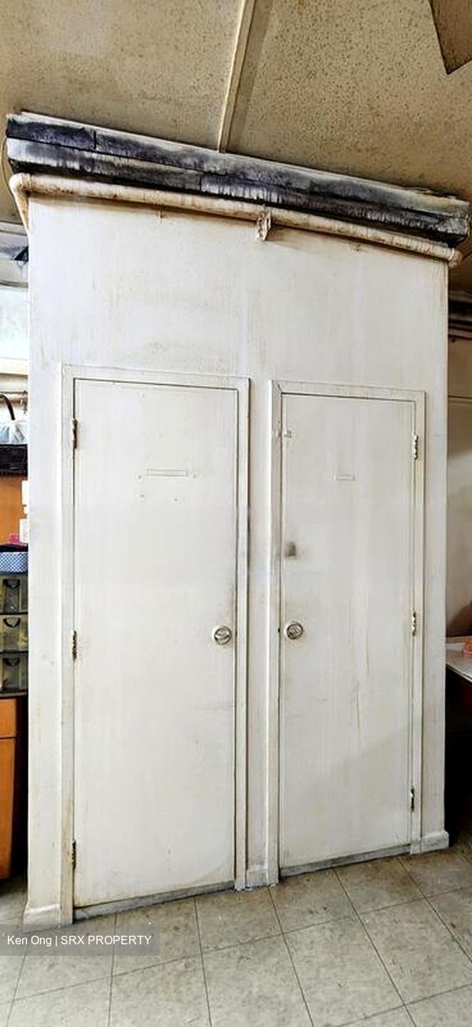 Sims Avenue (D14), Office #465834111